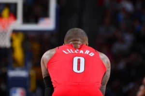  福克斯关键抢断助攻国王加时险胜开拓者锁定季后赛  